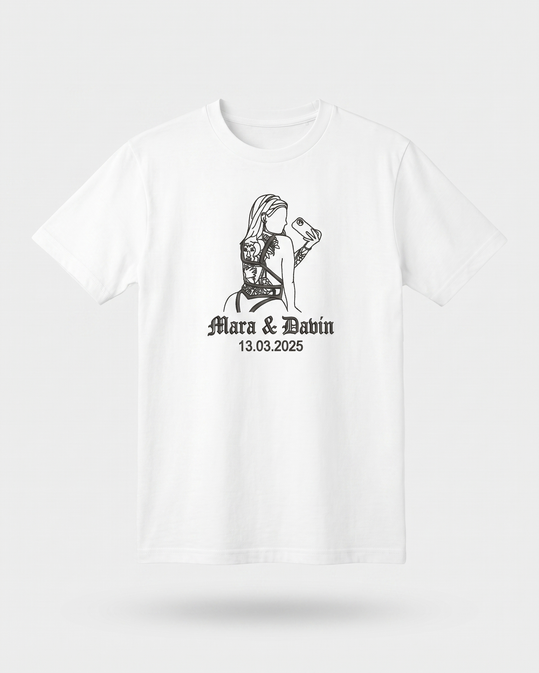 T-shirt couple personnalisé — portrait & prénoms