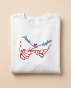 T-shirt couple personnalisé — mains liées & prénoms