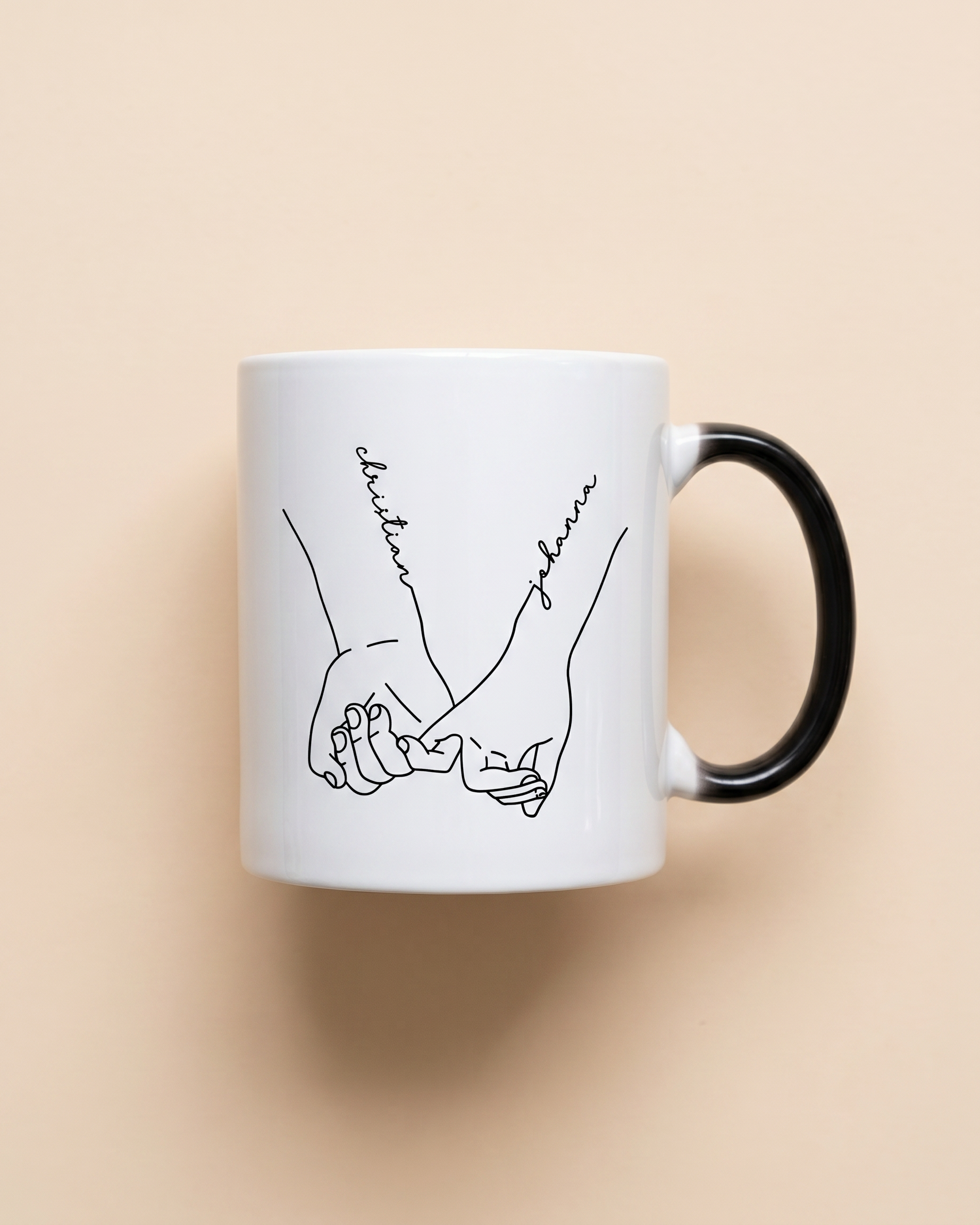 Mug couple personnalisé — mains liées & prénoms