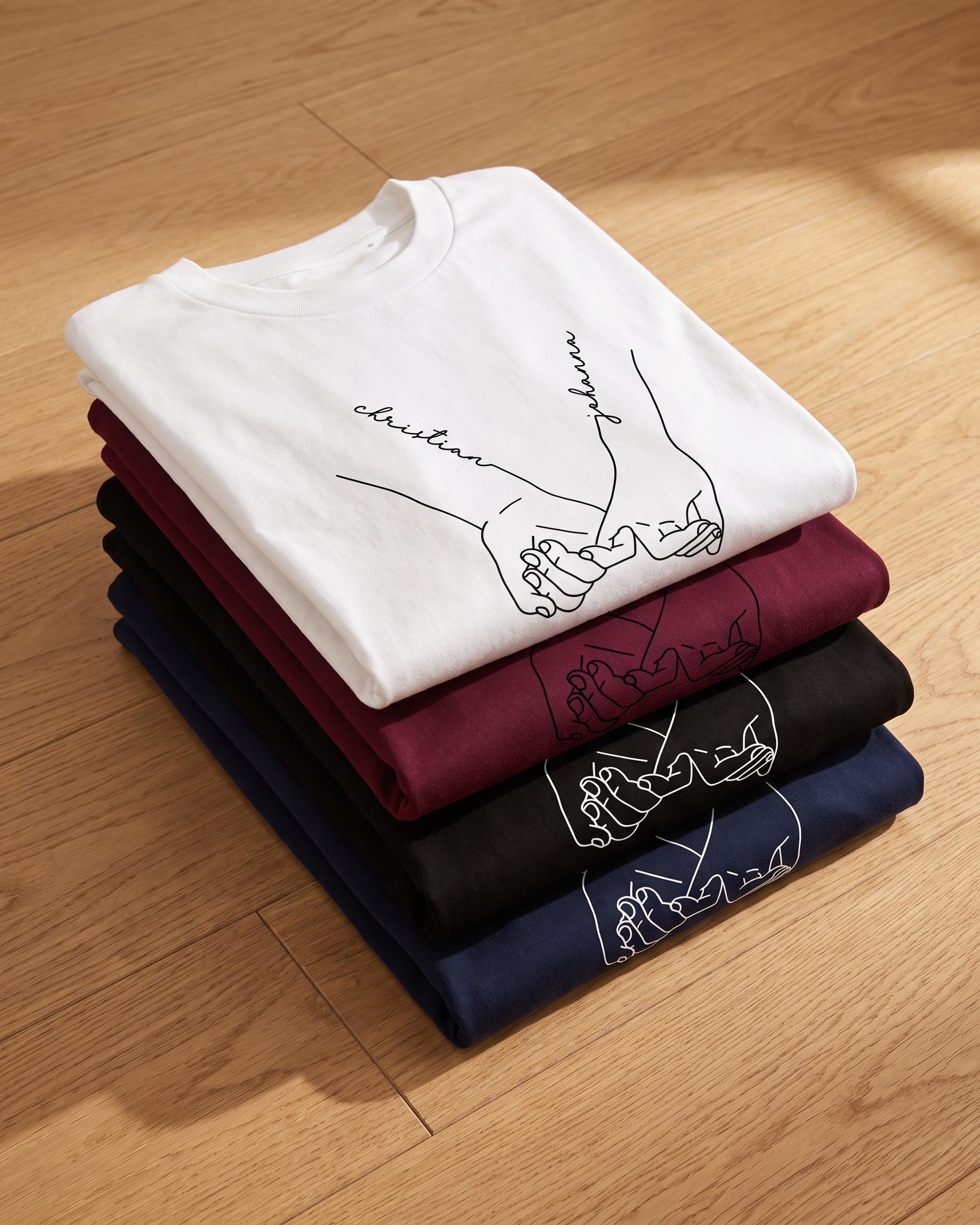 T-shirts couple assortis — mains & prénoms personnalisés