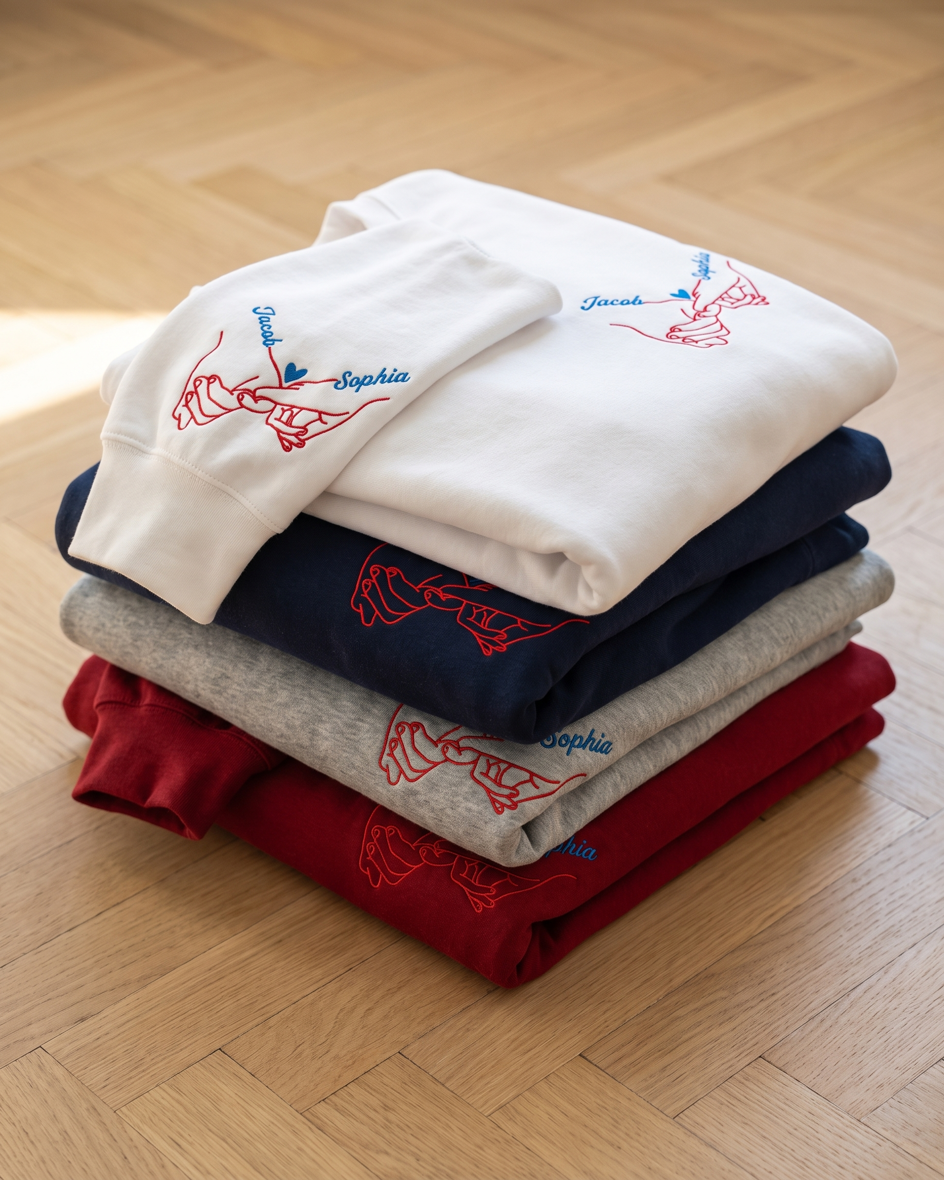 T-shirt couple personnalisé — mains liées & prénoms