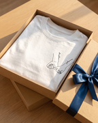 T-shirts couple assortis — mains & prénoms personnalisés